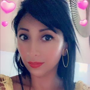 Meet your Posher, Vanessa